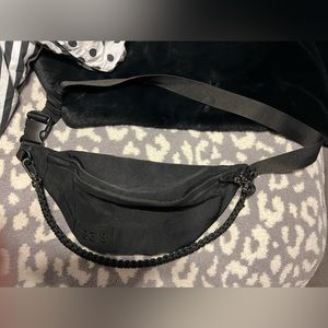BEIS Sport Fannypack